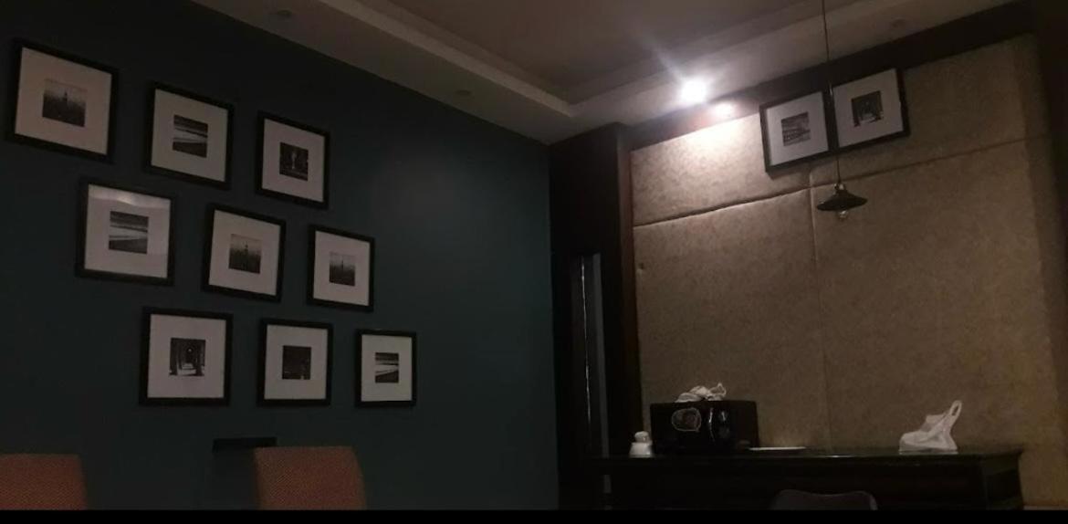Hotel Bloom - National Highway- 8, Mahipalpur
